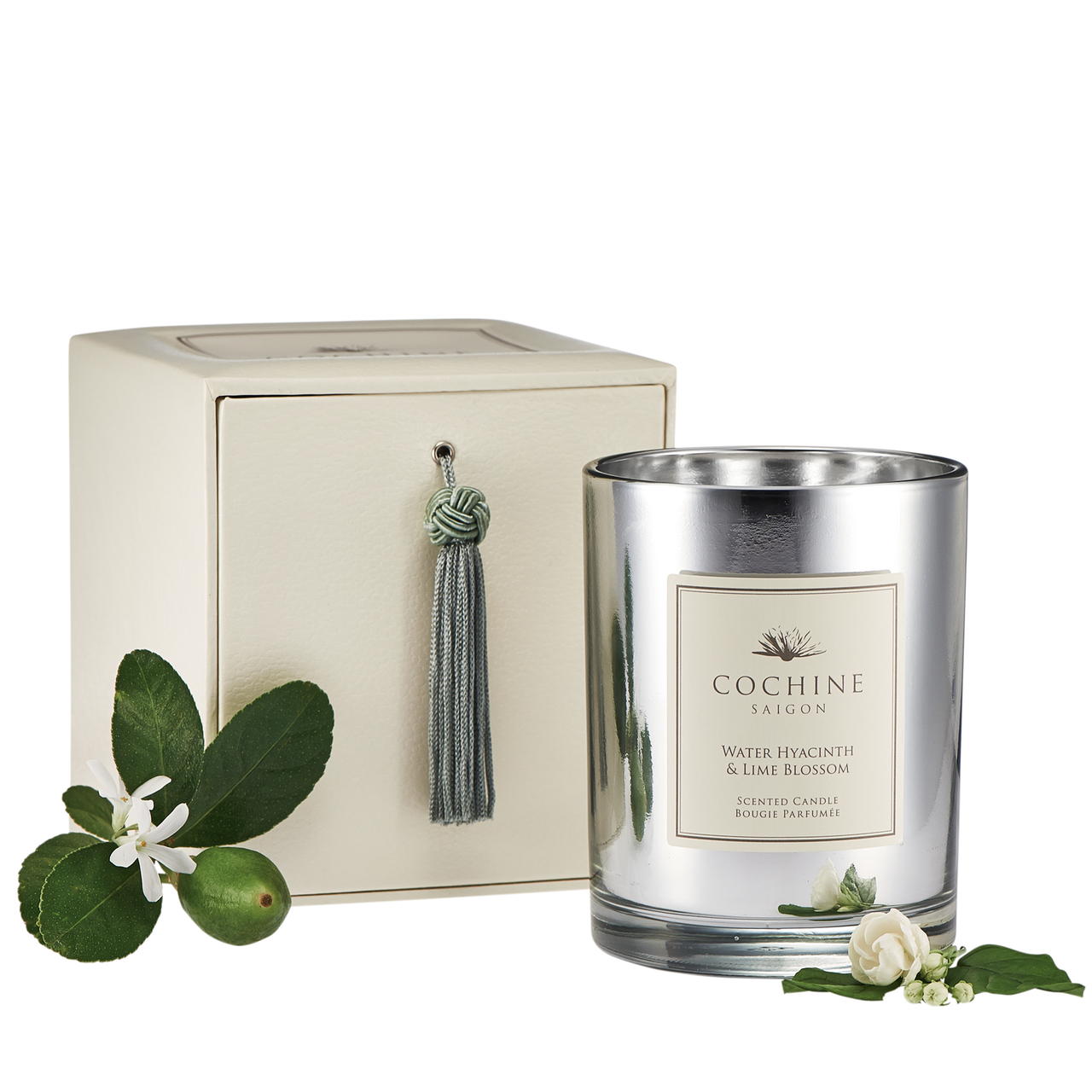 The fresh scent of Lime Blossom is combined with woody notes of Water Hyacinth to create this invigorating fragrance reminiscent of lazy afternoons on the banks of the Saigon river. Cochine candles are made using the finest essential oils, eco-friendly cotton wicks and the creamiest botanical wax from renewable resources.